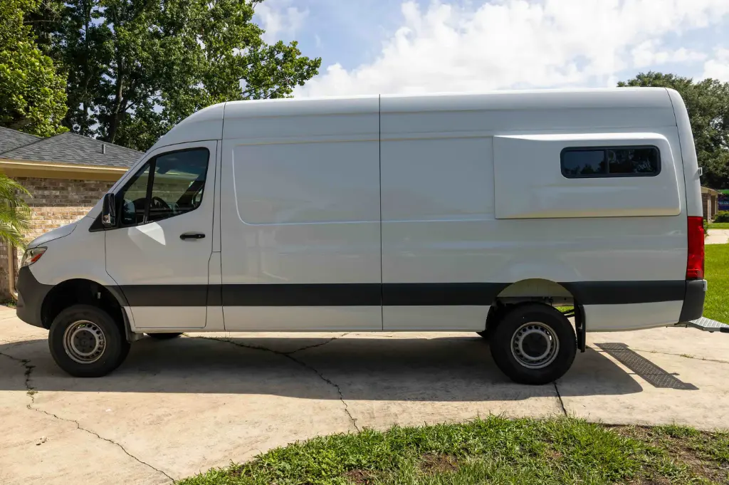 Mercedes Sprinter 144" Full Flare