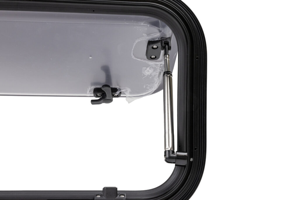 Broad Arrow Curved Window 497×297