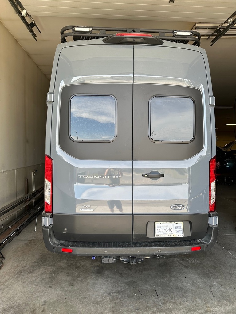 Broad Arrow Curved Window 497×497