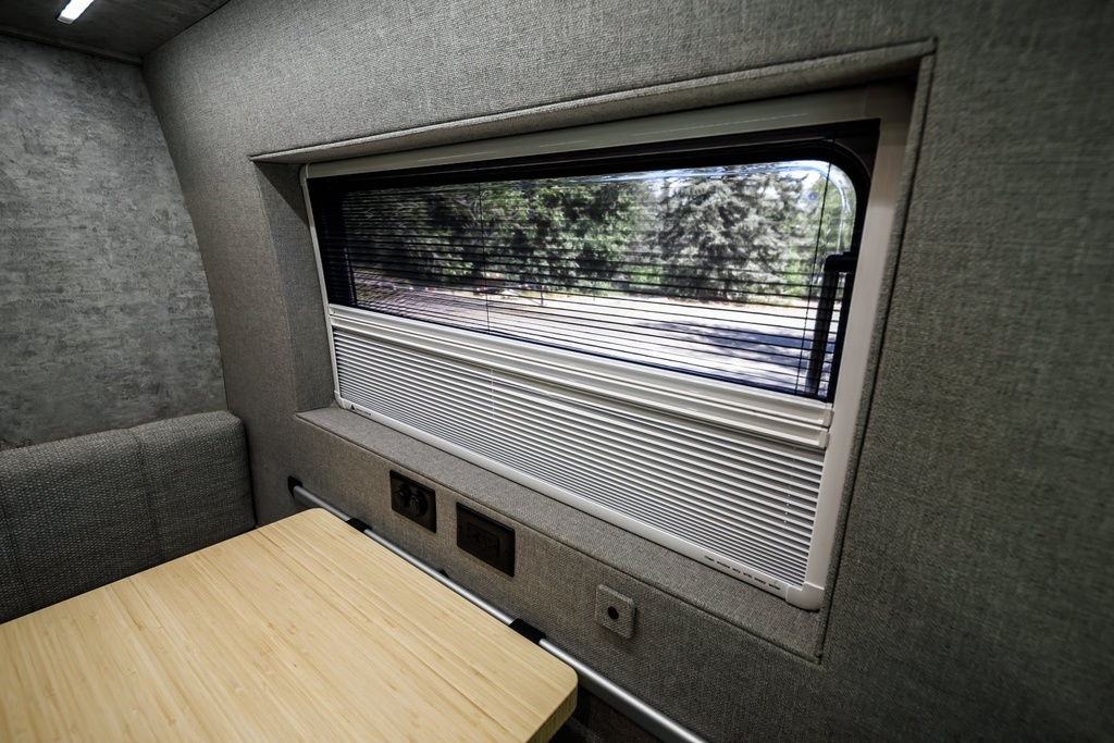 Broad Arrow Curved Window 897×397 9