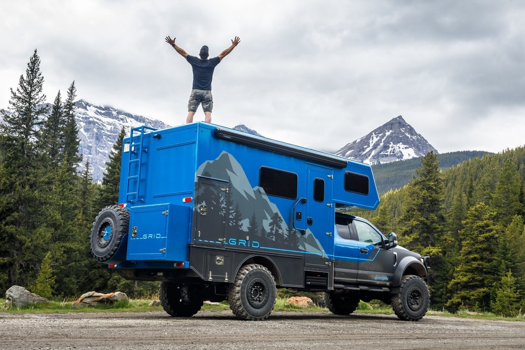 Broad Arrow Flat Window 997×497mm