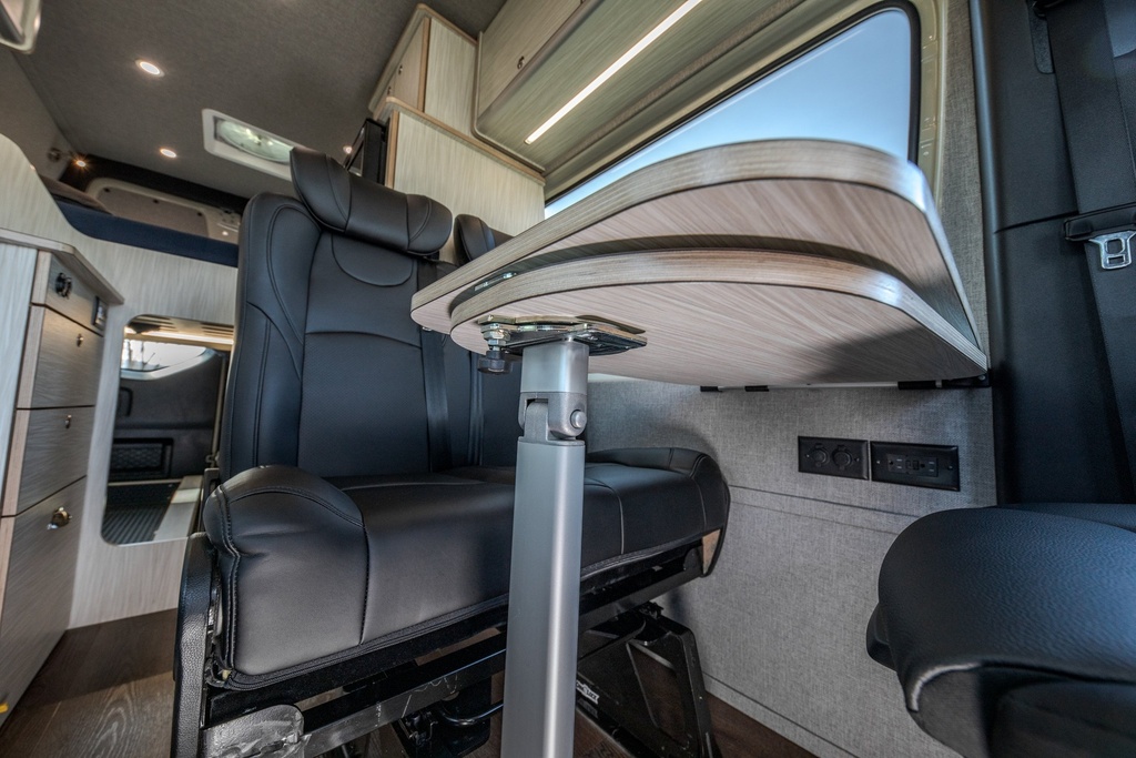 ROTO ROTATING TABLE LEG SUPPORT - LIPPERT 