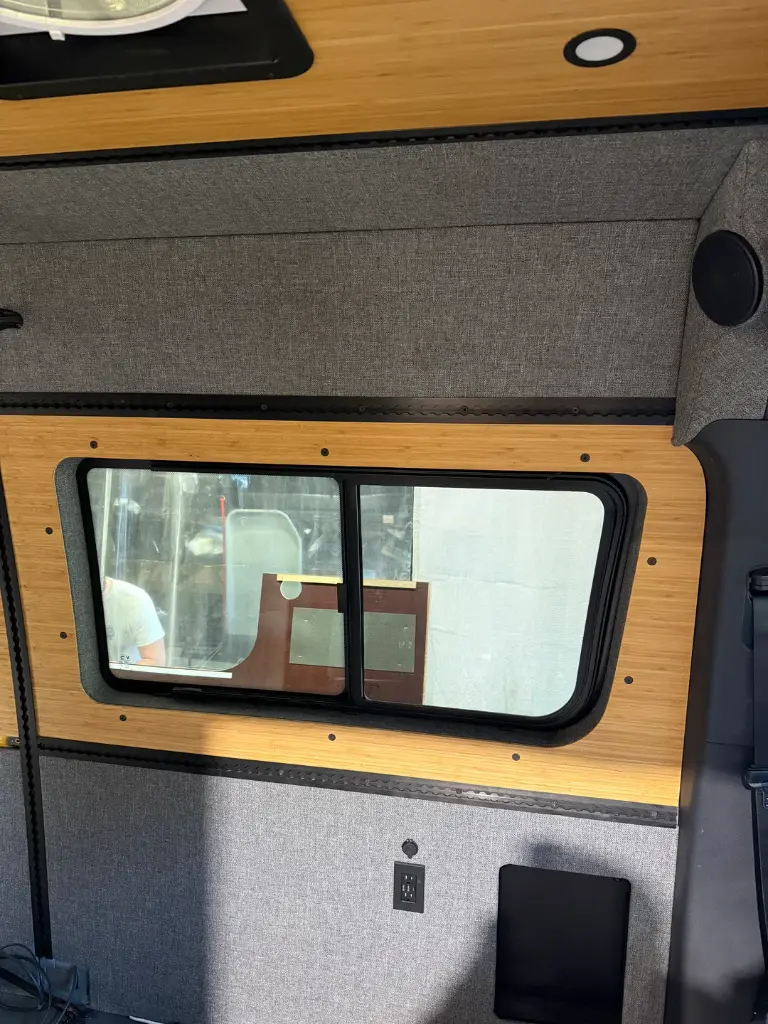 Mercedes Sprinter Universal Driver Mid Trim Ring