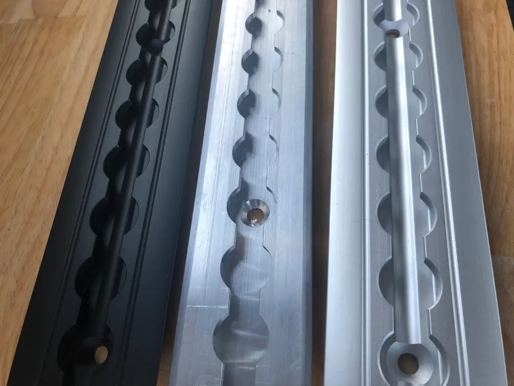 Flanged L Track "BEEFY" - Anodized black