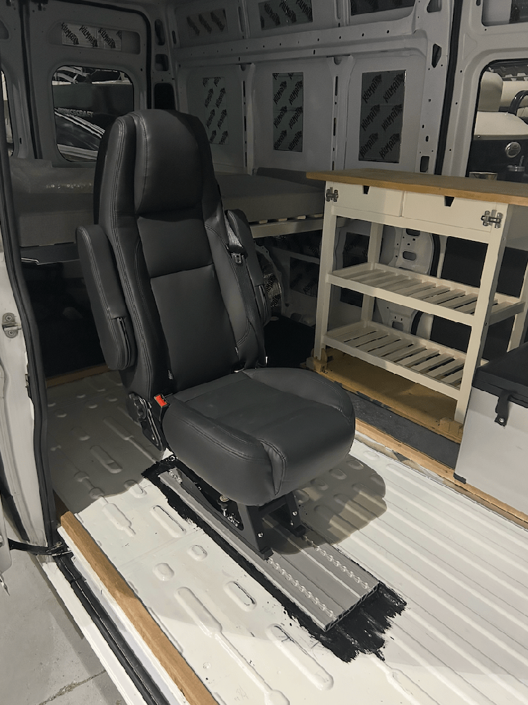 SafeTrack Single Seat Mounting Bracket - VANEQUIPPED - CERTIFIED SINGLE SEAT 